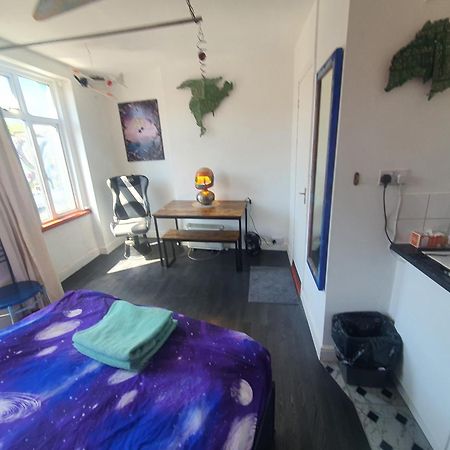 Cyber-Art Studio In Camden London Luaran gambar