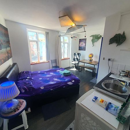 Cyber-Art Studio In Camden London Luaran gambar