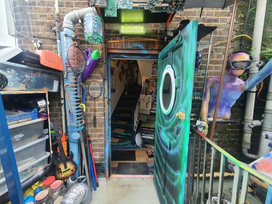 Cyber-Art Studio In Camden London Luaran gambar