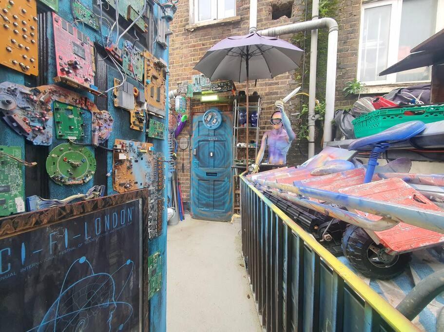 Cyber-Art Studio In Camden London Luaran gambar