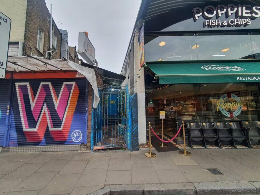 Cyber-Art Studio In Camden London Luaran gambar